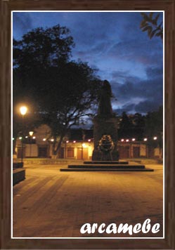 Monumentos de la Ciudad - Pátzcuaro de Noche